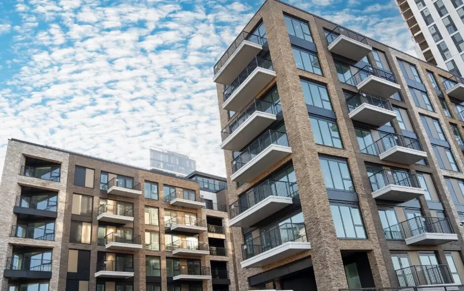 image-with-accordion-main