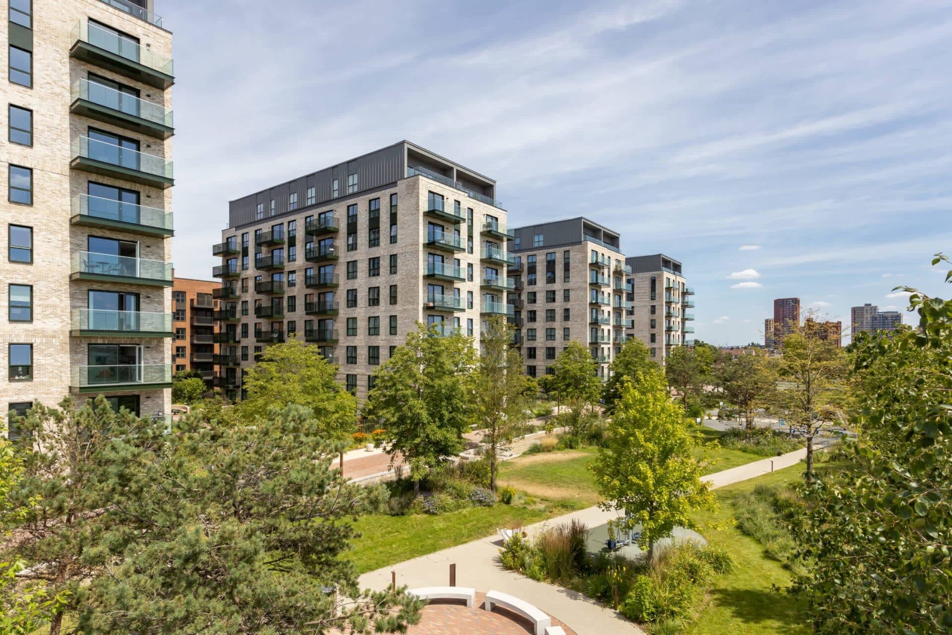 SAP001_35_SapphireBalconiesSouthallWaterside_03_PRINT_mzs93o-e1742380116428.jpg SAP001_35_SapphireBalconiesSouthallWaterside_03_PRINT_mzs93o-e1742380116428.jpg